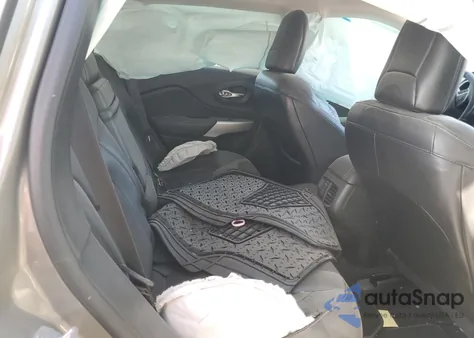 2018 Jeep Cherokee Latitude Plus z USA, uszkodzony, nr VIN 1C4PJLLB6JD611588